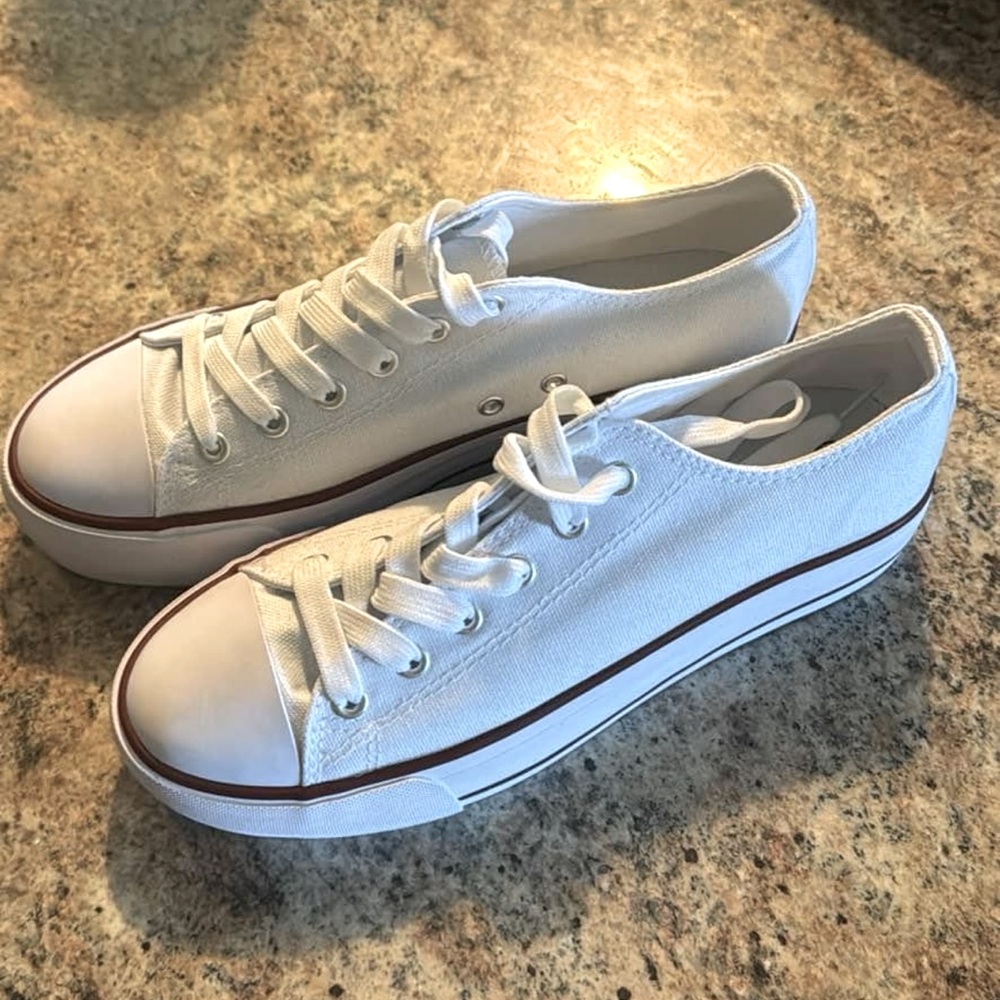 Platform sneakers